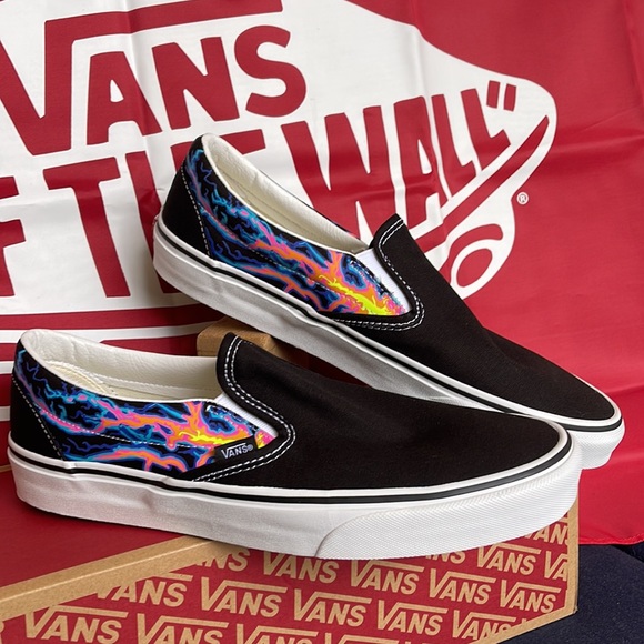 Vans Men’s Classic Slip On Electric Flame Black/True White sneakers - Picture 7 of 16